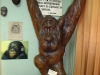 статуя орангутанга